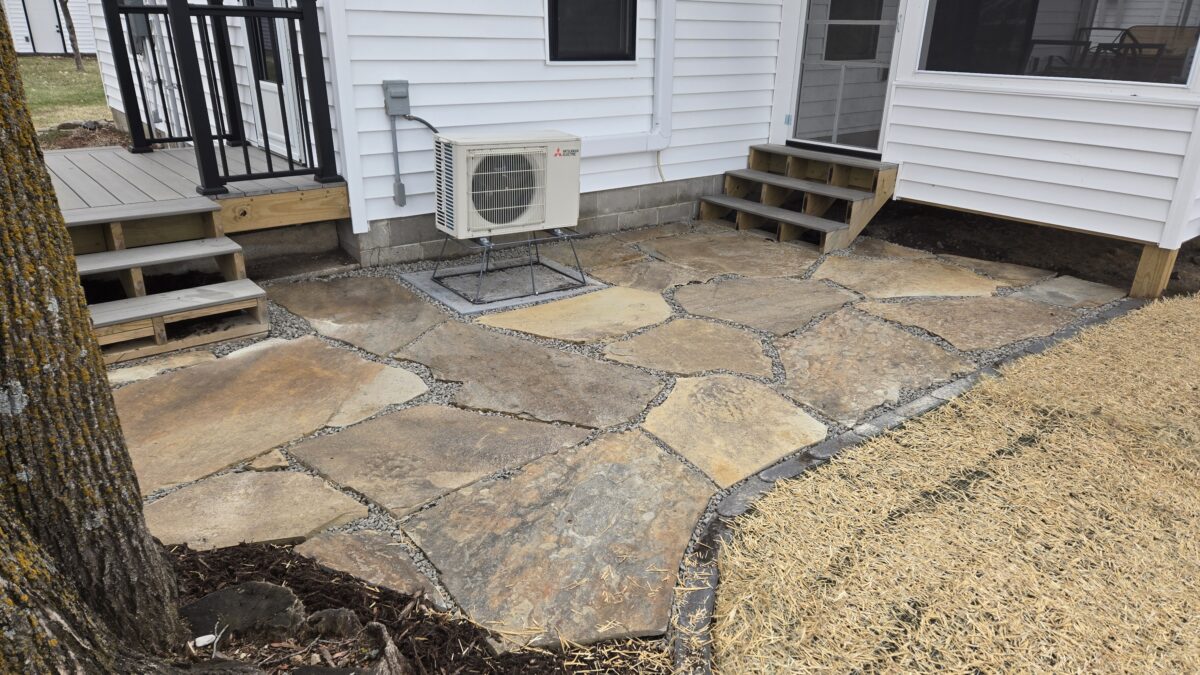 Backyard flagstone patio